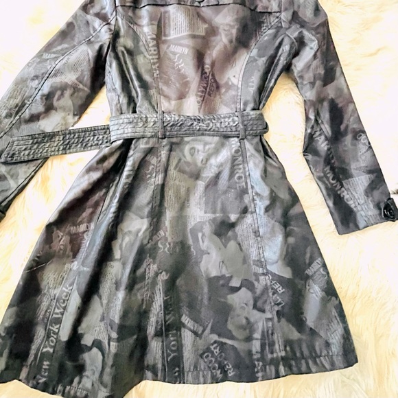 Very Unique Marilyn Trench Coat - Picture 15 of 16